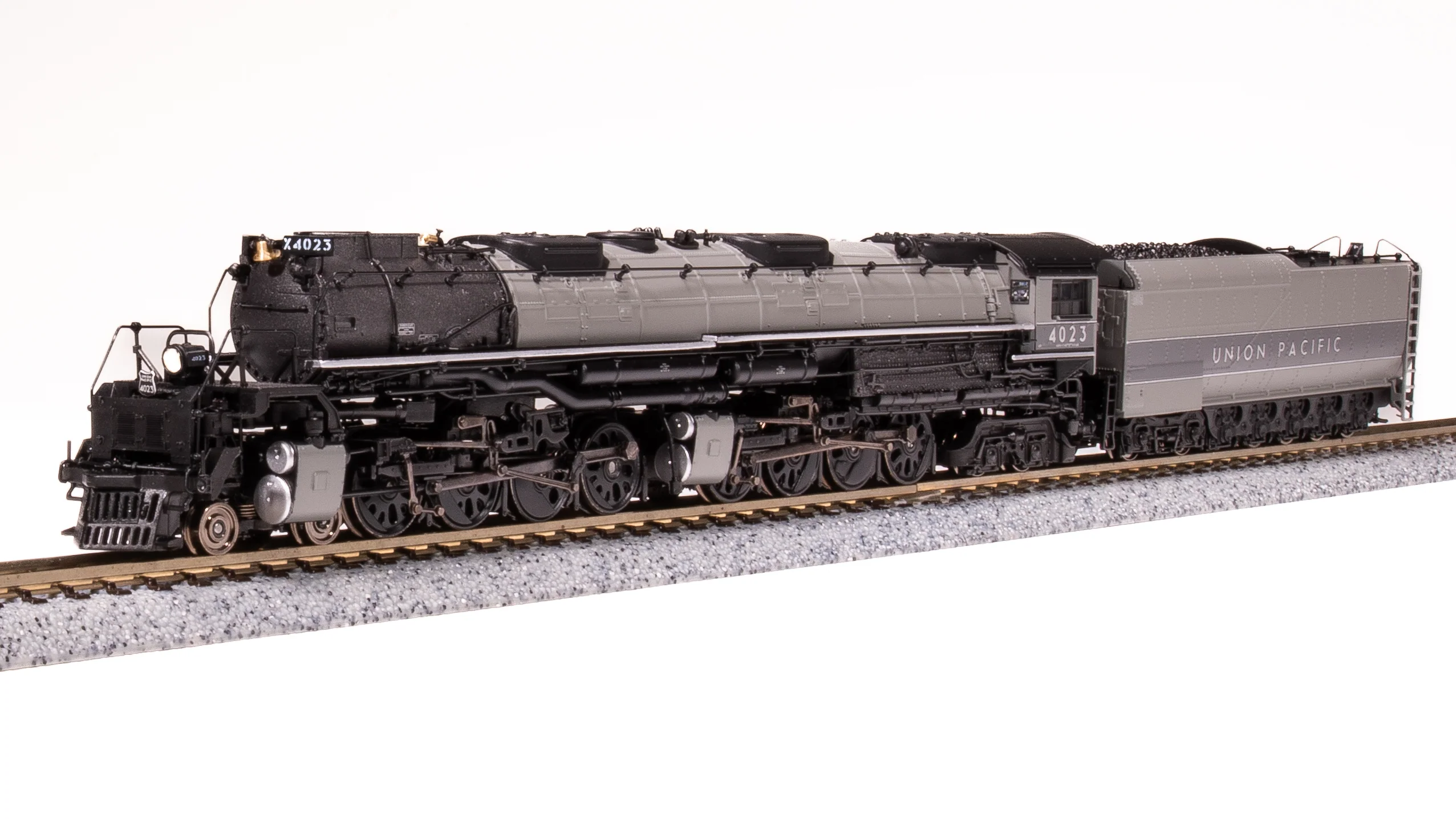 7238 UP Big Boy #4023, Two-Tone Gray w/ Aluminum, Wilson Aftercooler, 25-C-400 Coal Tender, Paragon4 Sound/DC/DCC, Smoke, N (Fantasy Paint Scheme) - Image 3