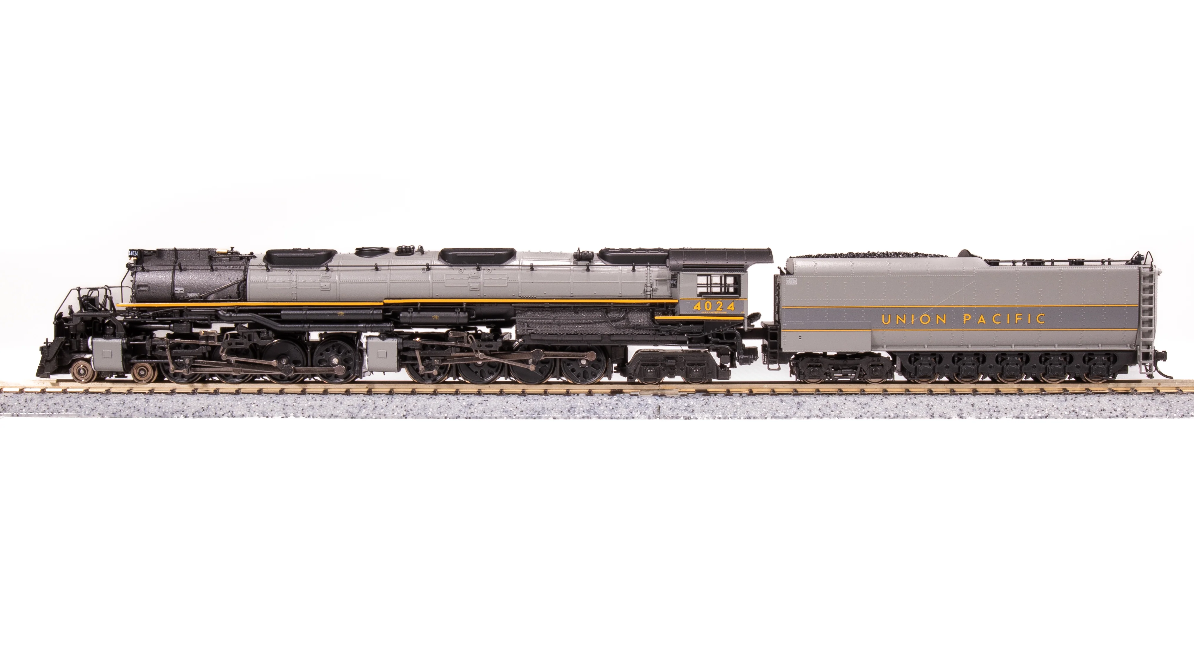 7239 UP Big Boy #4024, Two-Tone Gray w/ Yellow, Wilson Aftercooler, 25-C-400 Coal Tender, Paragon4 Sound/DC/DCC, Smoke, N (Fantasy Paint Scheme) - Image 3