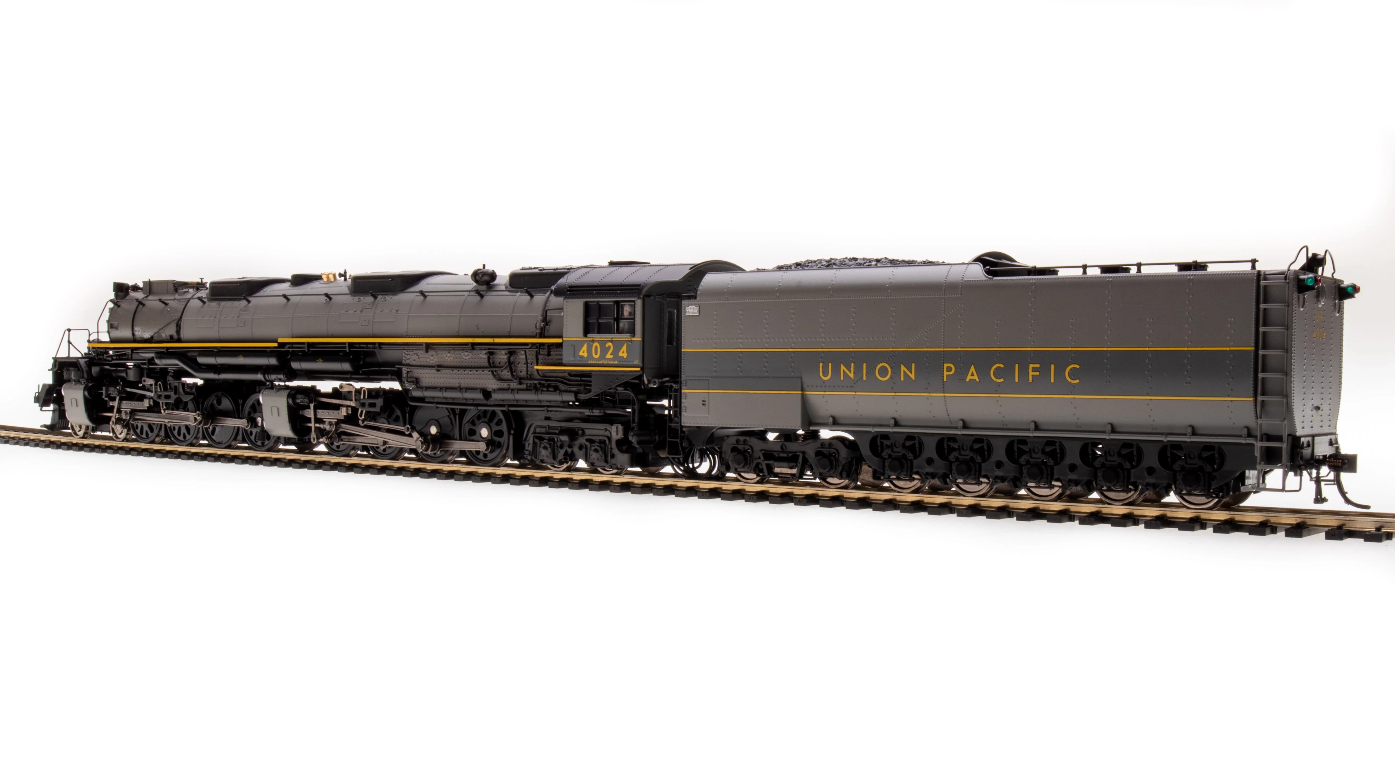 8372 UP Big Boy #4022, Two-Tone Gray w/ Yellow, Wilson Aftercooler, 25-C-400 Coal Tender, No-Sound / DCC-Ready, HO (Fantasy Paint Scheme) - Image 6