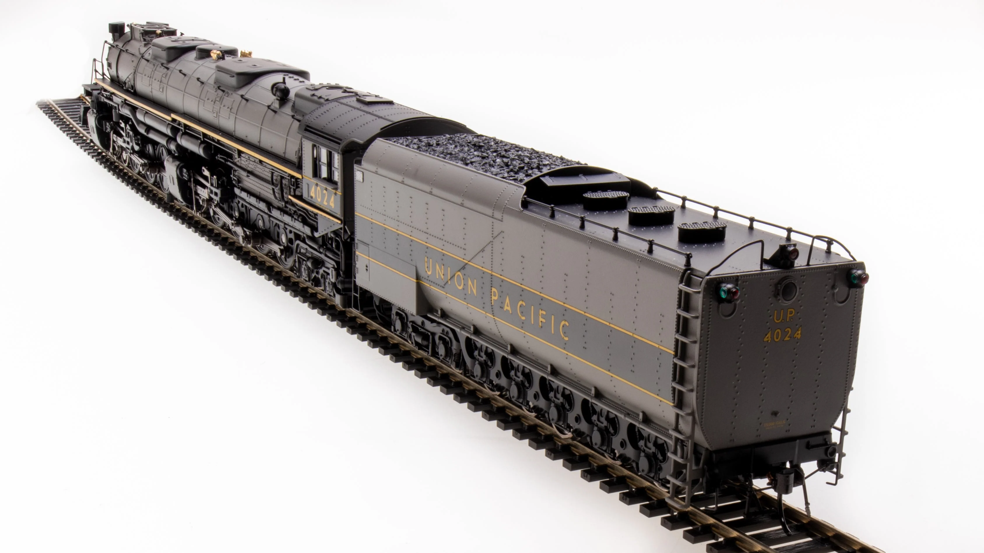 8372 UP Big Boy #4022, Two-Tone Gray w/ Yellow, Wilson Aftercooler, 25-C-400 Coal Tender, No-Sound / DCC-Ready, HO (Fantasy Paint Scheme) - Image 8