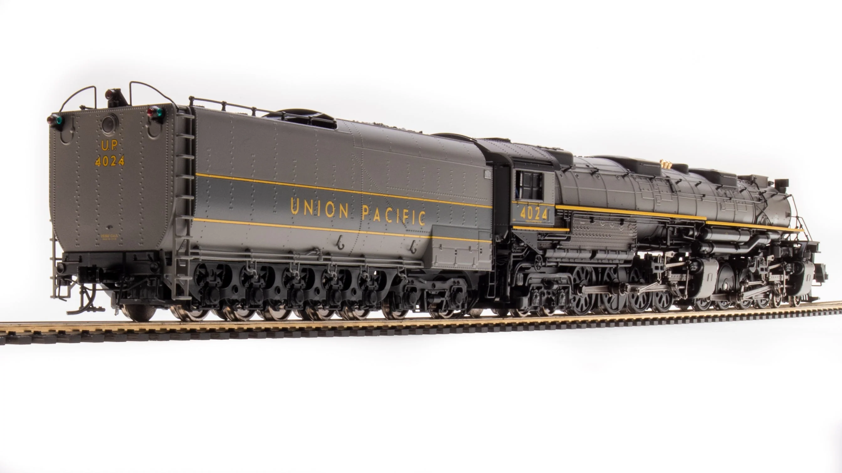 8372 UP Big Boy #4022, Two-Tone Gray w/ Yellow, Wilson Aftercooler, 25-C-400 Coal Tender, No-Sound / DCC-Ready, HO (Fantasy Paint Scheme) - Image 9