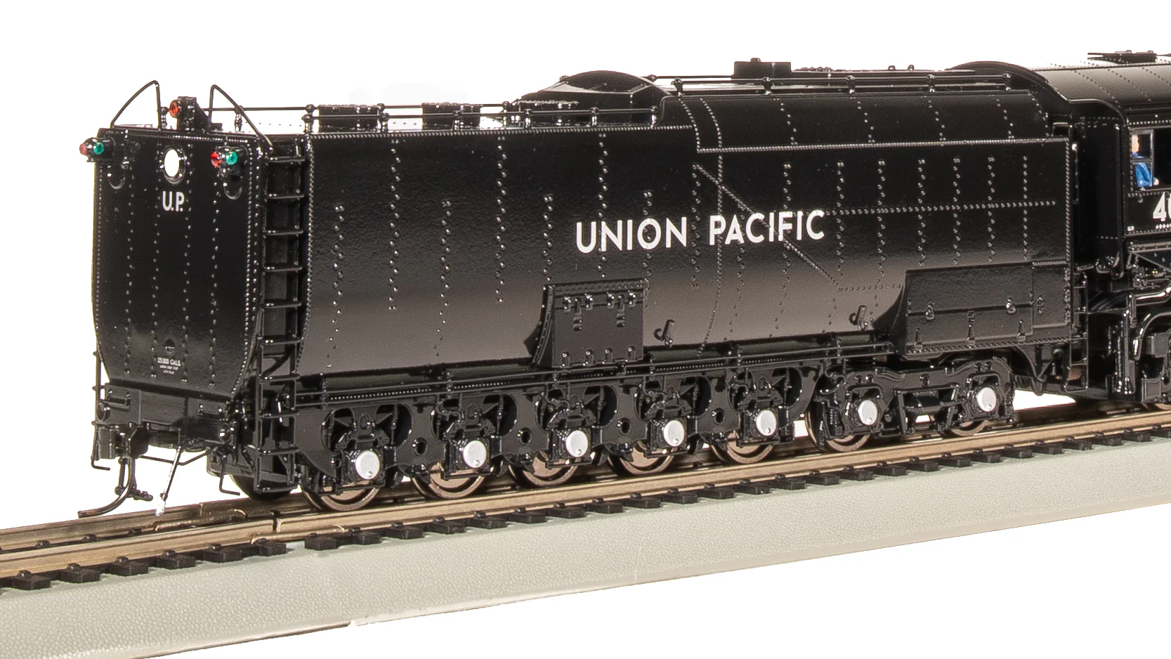 8370 UP Big Boy #4014, Promontory Excursion, Glossy Finish, Challenger Excursion Tender, No-Sound / DCC-Ready, HO - Image 14