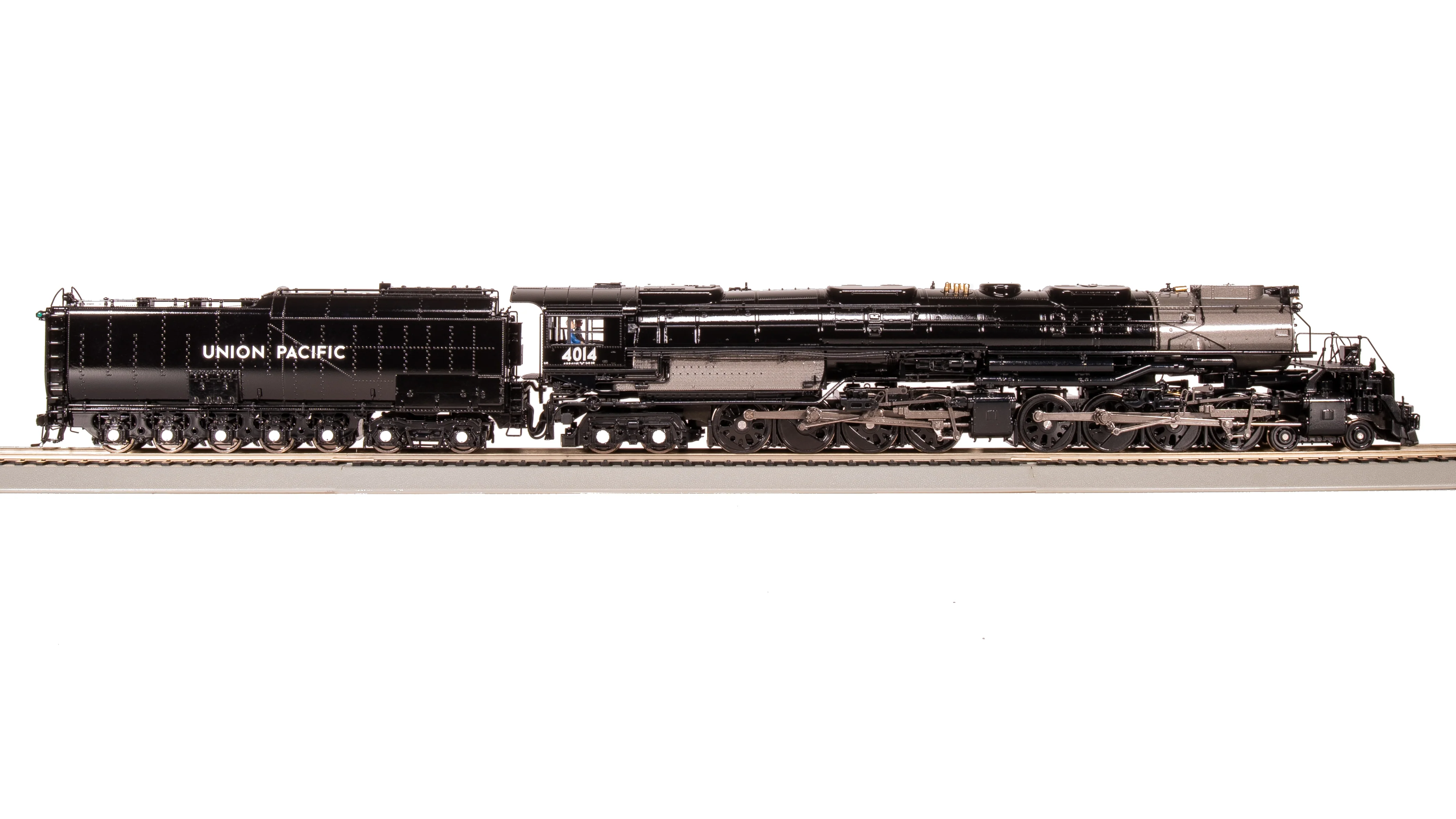 8370 UP Big Boy #4014, Promontory Excursion, Glossy Finish, Challenger Excursion Tender, No-Sound / DCC-Ready, HO - Image 20