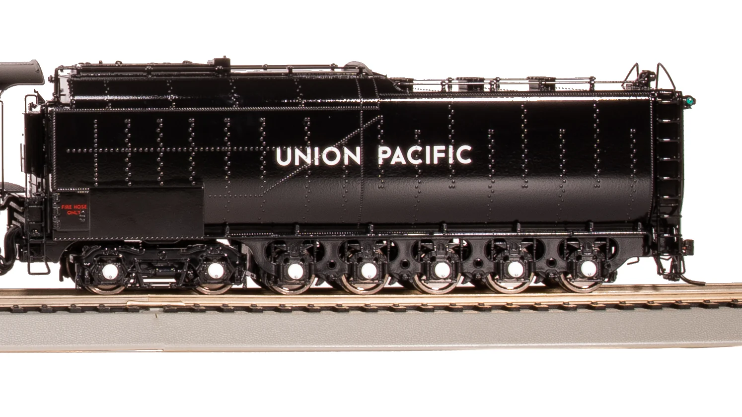 8370 UP Big Boy #4014, Promontory Excursion, Glossy Finish, Challenger Excursion Tender, No-Sound / DCC-Ready, HO - Image 21