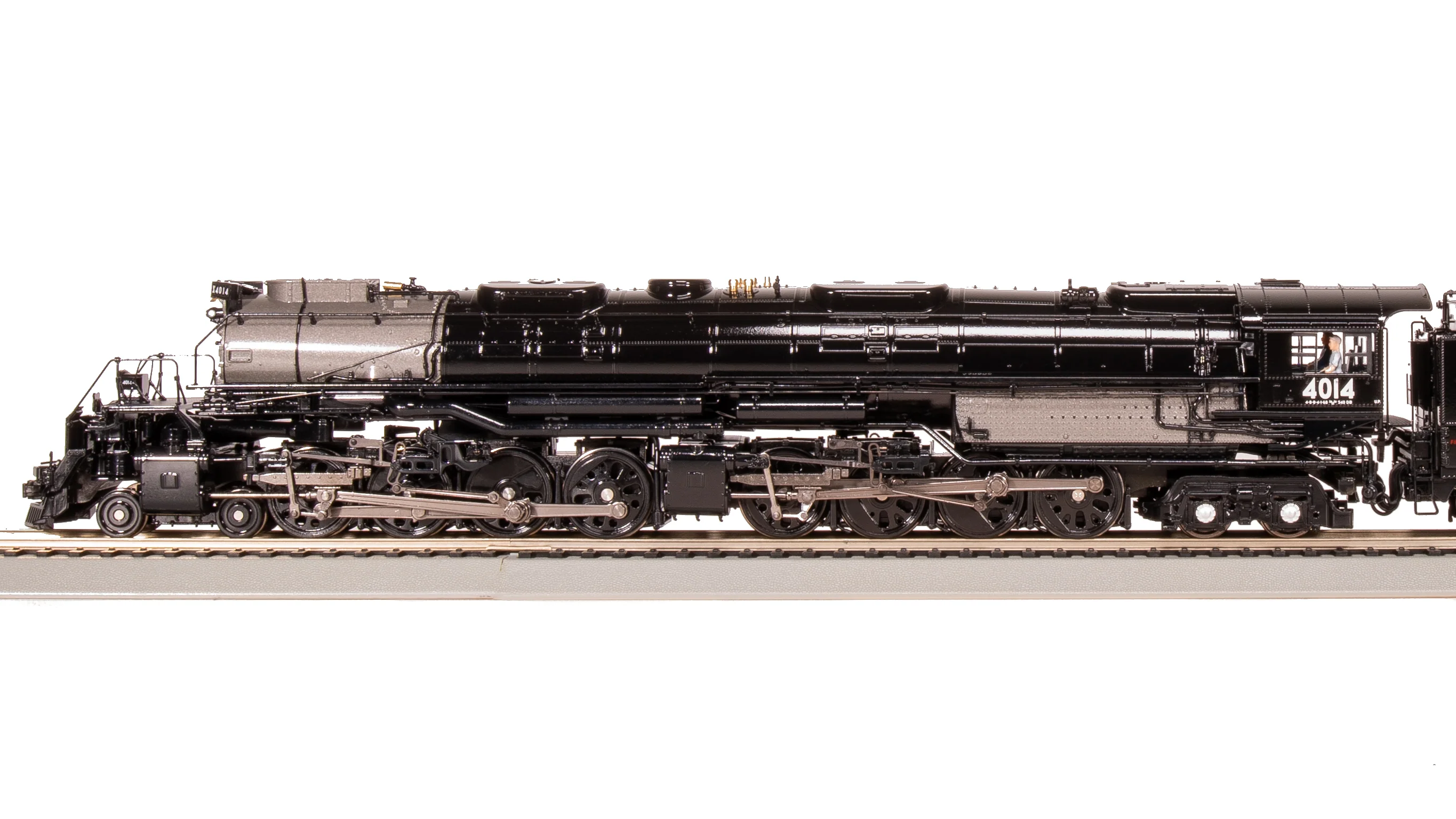 8370 UP Big Boy #4014, Promontory Excursion, Glossy Finish, Challenger Excursion Tender, No-Sound / DCC-Ready, HO - Image 22