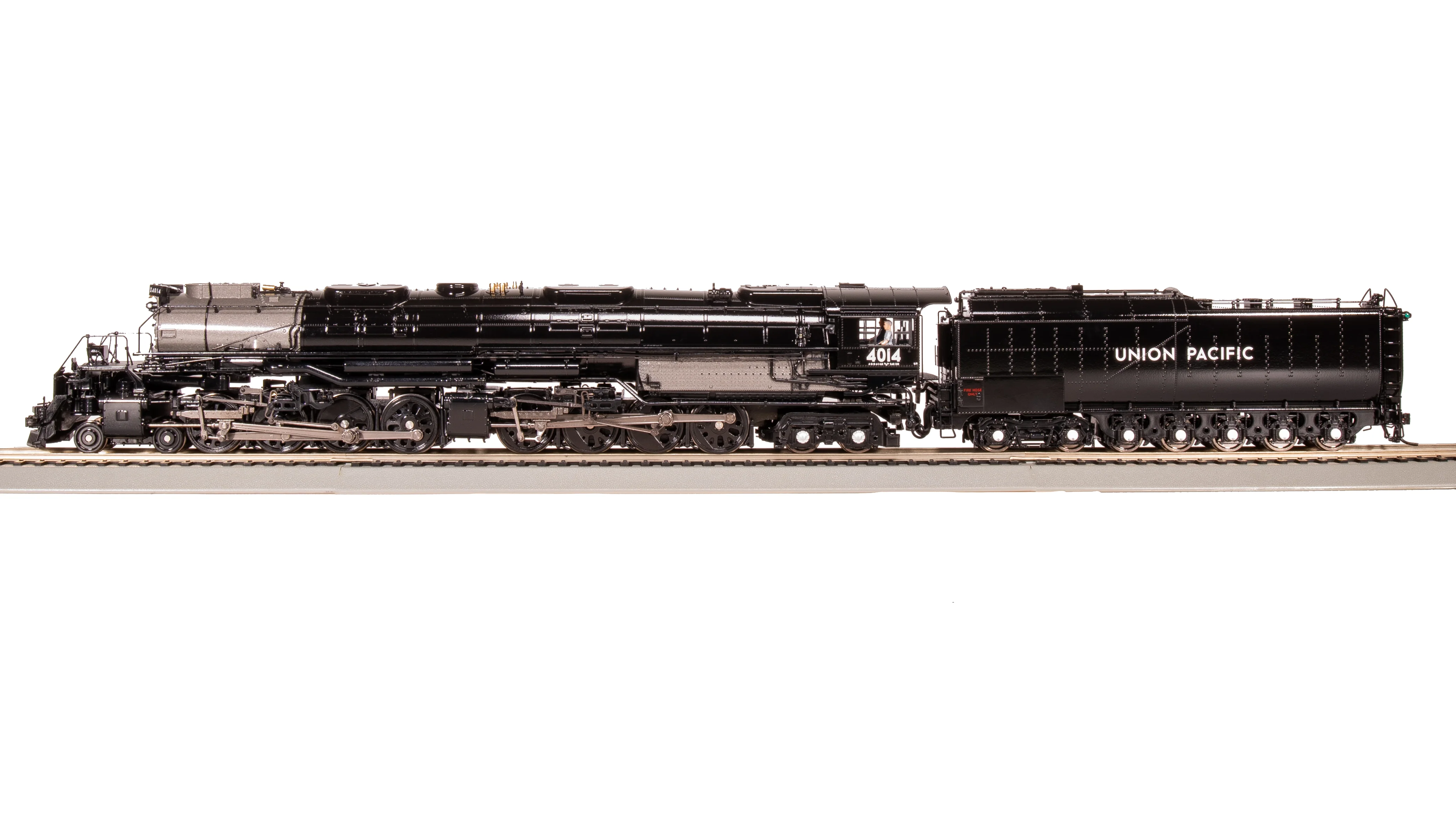 8370 UP Big Boy #4014, Promontory Excursion, Glossy Finish, Challenger Excursion Tender, No-Sound / DCC-Ready, HO - Image 3