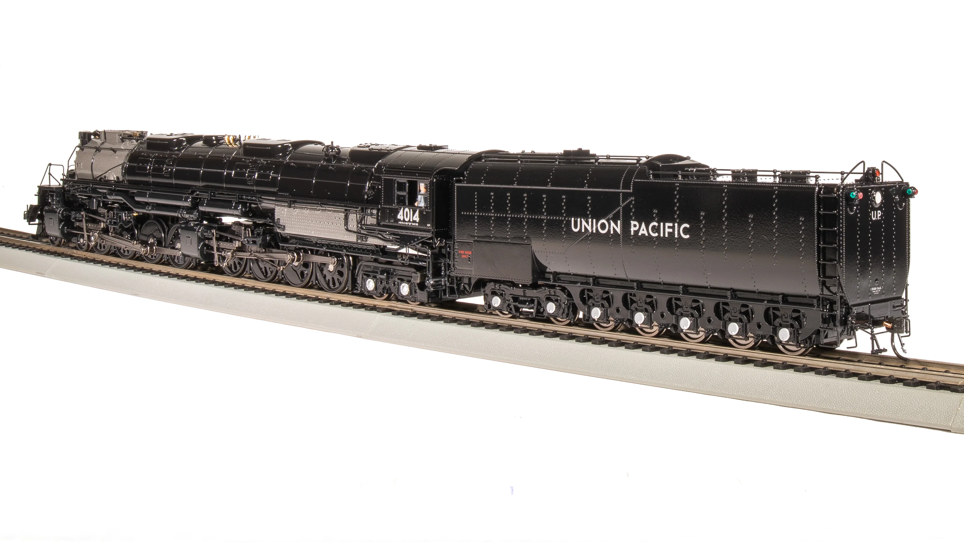 8370 UP Big Boy #4014, Promontory Excursion, Glossy Finish, Challenger Excursion Tender, No-Sound / DCC-Ready, HO - Image 8